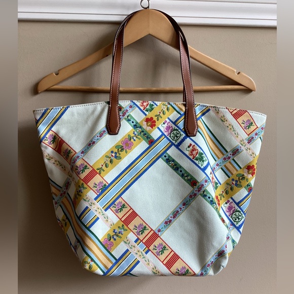 Tory Burch Key Item Canvas Tote in Ribbon Weave Bias Allover - Picture 2 of 11